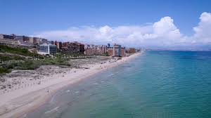 Playa de los Arenales del Sol